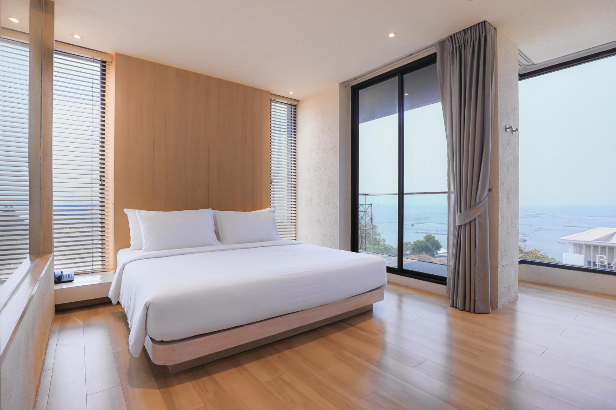 Balcony Seaside Sriracha Hotel & Serviced Apartments Сі-Рача Екстер'єр фото