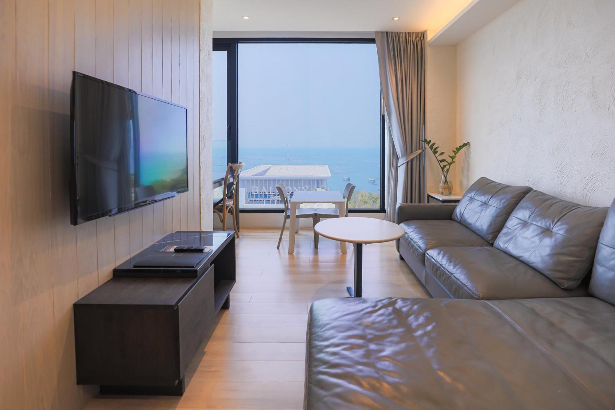 Balcony Seaside Sriracha Hotel & Serviced Apartments Сі-Рача Екстер'єр фото